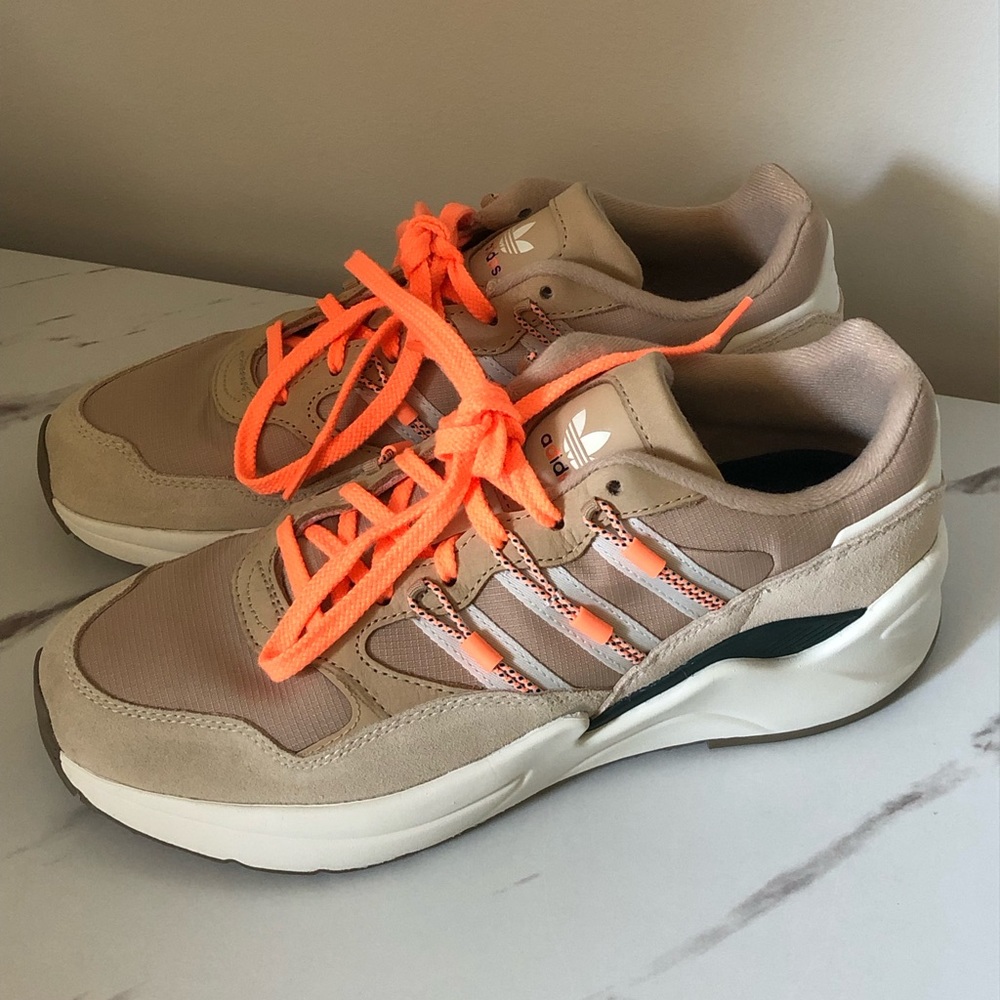 LIKE NEW RETROPY ADISUPER SHOES womens Size: 9